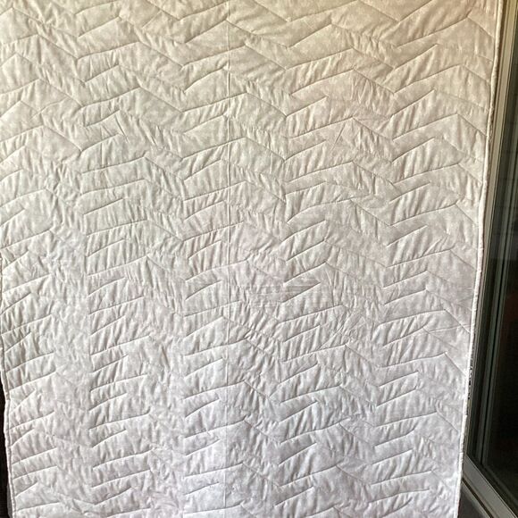 Hand Crafted Tulip Tango Quilt - Picture 12 of 16